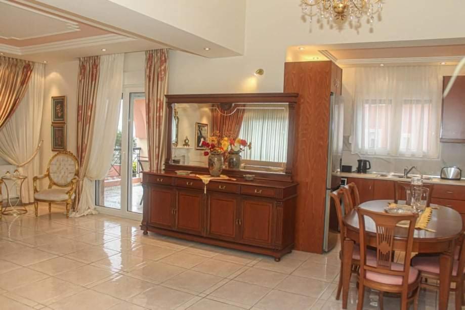 Endless Blue Seaside Villa ปาเลออน ซิฟลิคิออน ภายนอก รูปภาพ